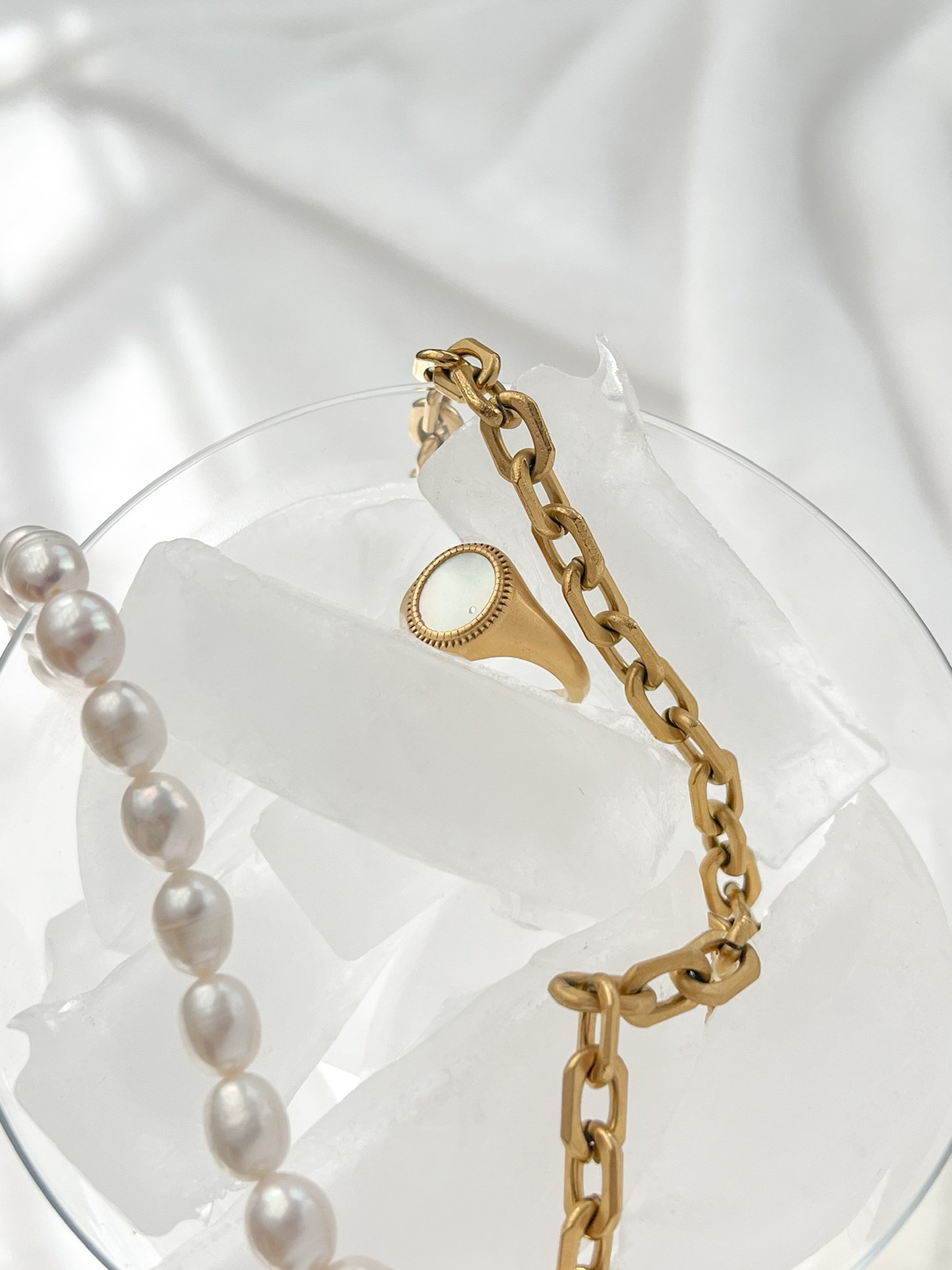 Pendant Chunky Pearl Necklace (Unisex) | Flaire & Co.
